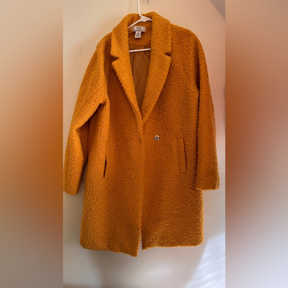 Great condition, gorgeous coat!